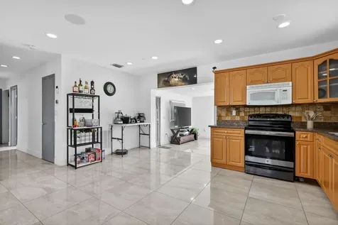 3800 SW 31st Drive West Park FL 33023
