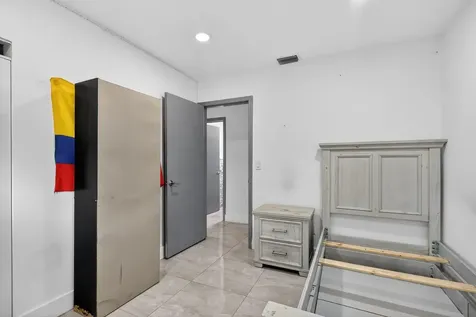 3800 SW 31st Drive West Park FL 33023