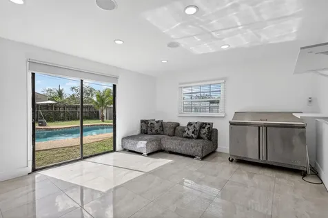 3800 SW 31st Drive West Park FL 33023