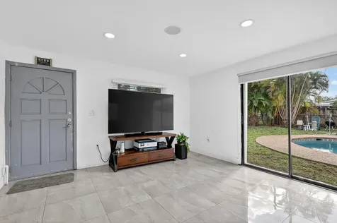 3800 SW 31st Drive West Park FL 33023