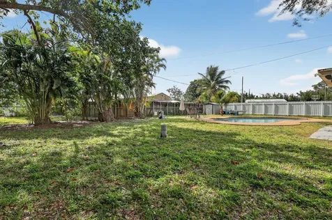 3800 SW 31st Drive West Park FL 33023