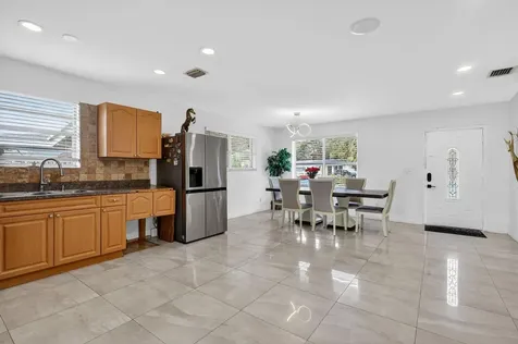 3800 SW 31st Drive West Park FL 33023