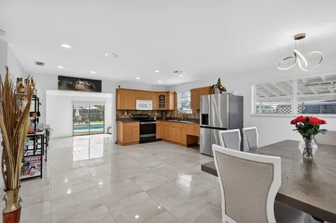 3800 SW 31st Drive West Park FL 33023