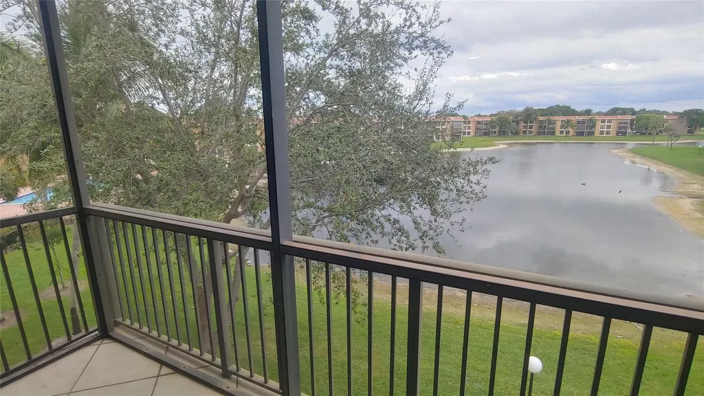6735 Coral Lake Drive Pompano Beach FL 33063
