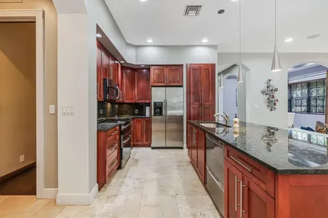 132 NE 21st Court Wilton Manors FL 33305