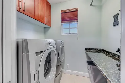 132 NE 21st Court Wilton Manors FL 33305