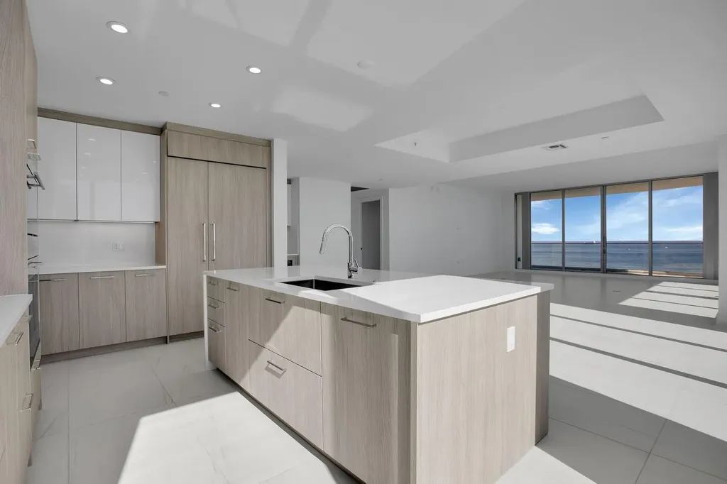 151 N Seabreeze Blv Fort Lauderdale FL 33304