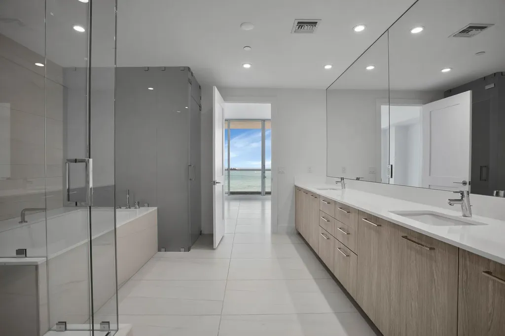 151 N Seabreeze Blv Fort Lauderdale FL 33304