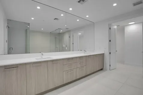 151 N Seabreeze Blv Fort Lauderdale FL 33304