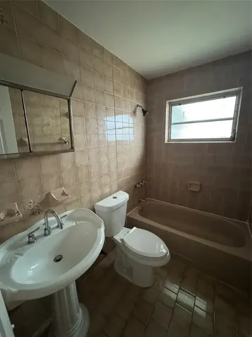 2842 SW 36th Court Miami FL 33133