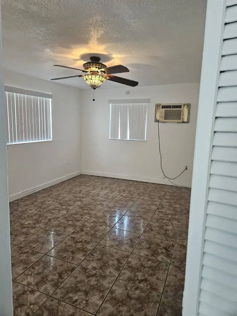 3500 NW 12th Street Miami FL 33125