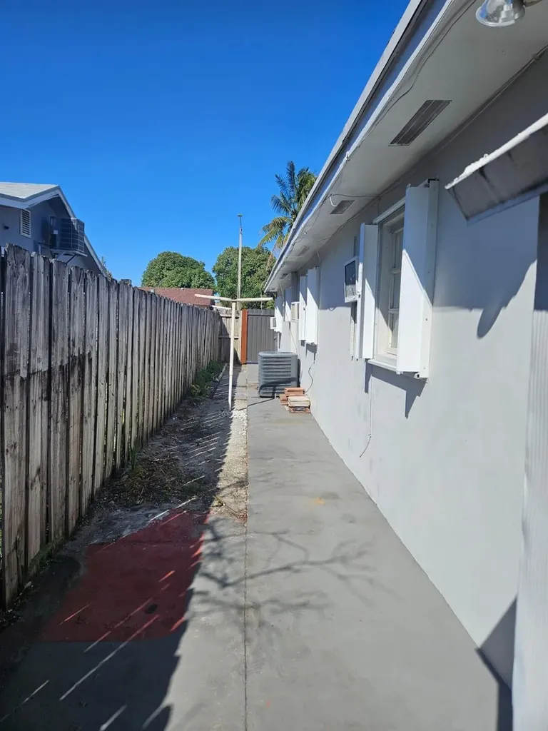 3500 NW 12th Street Miami FL 33125