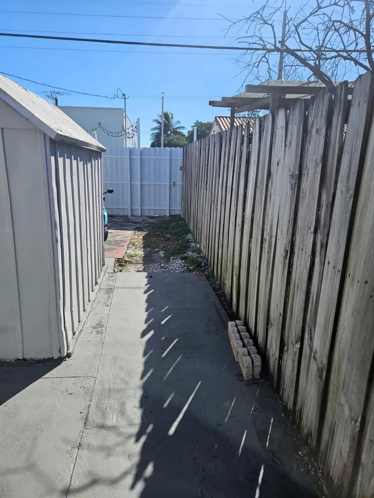 3500 NW 12th Street Miami FL 33125