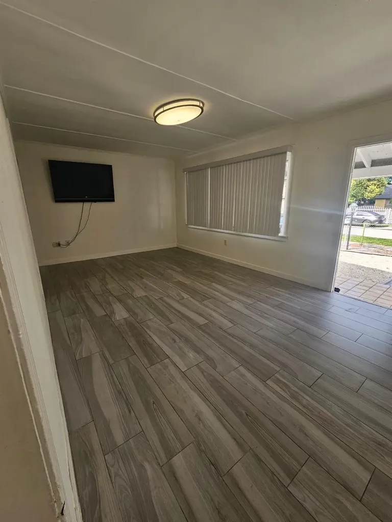 3500 NW 12th Street Miami FL 33125