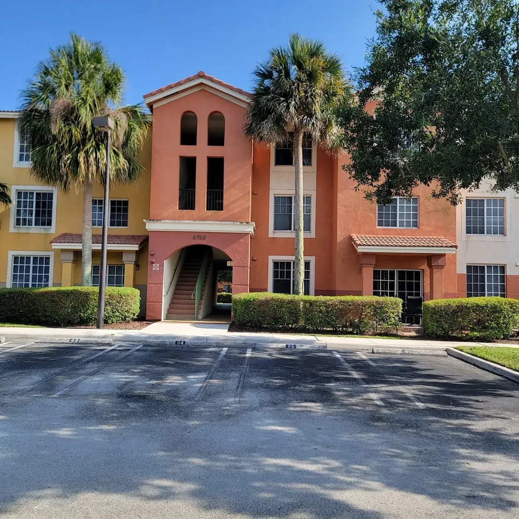 6768 Heritage Grande Boynton Beach FL 33437
