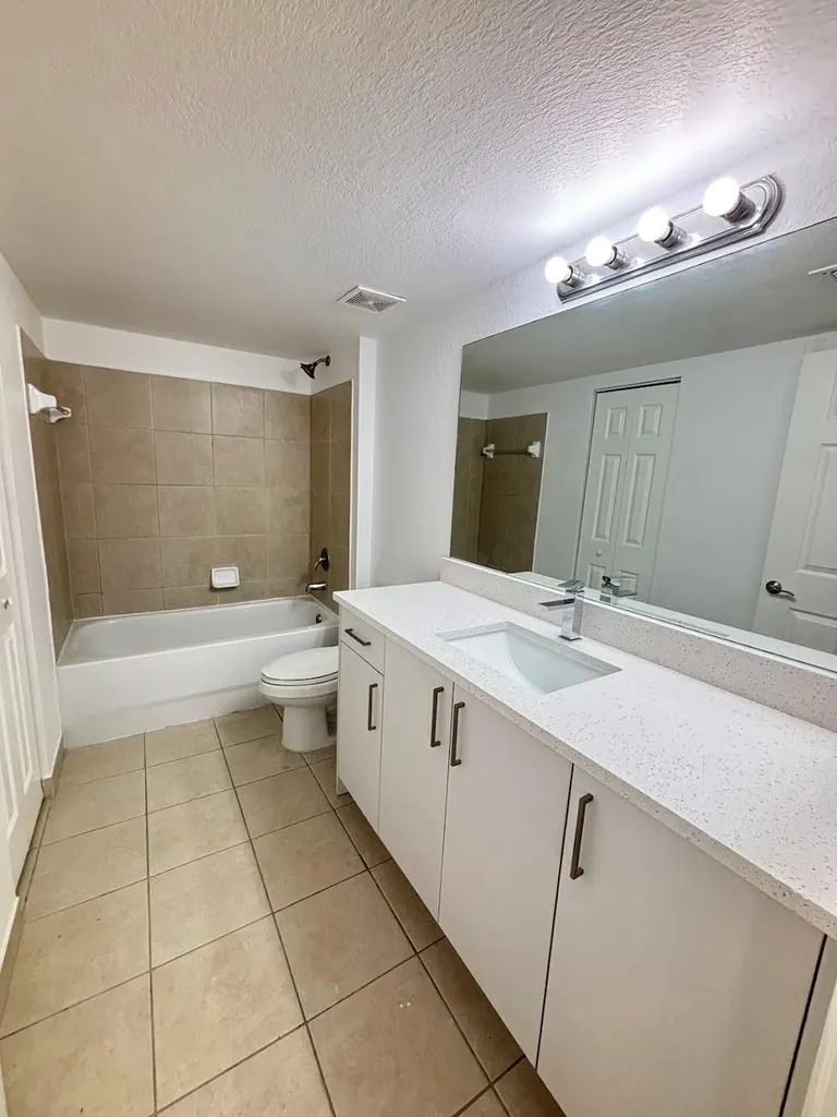 6768 Heritage Grande Boynton Beach FL 33437