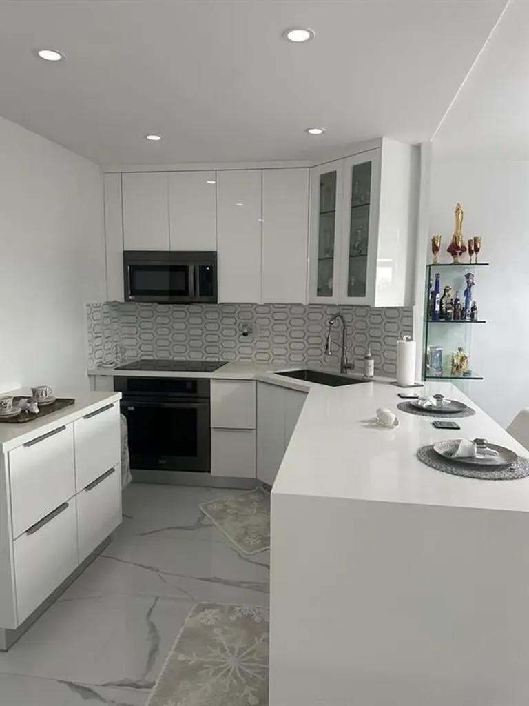 3333 NE 34th Street Fort Lauderdale FL 33308