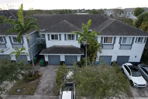 1421 NW 34th Way Lauderhill FL 33311
