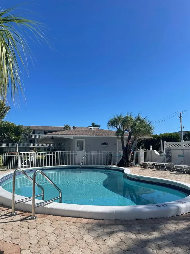 490 19th Avenue Fort Lauderdale FL 33060