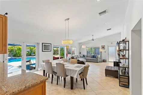 2935 NW 11th Terrace Wilton Manors FL 33311