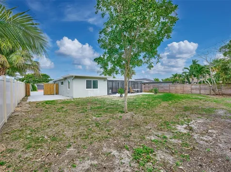 440 NW 37th Street Oakland Park FL 33309
