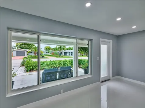 440 NW 37th Street Oakland Park FL 33309