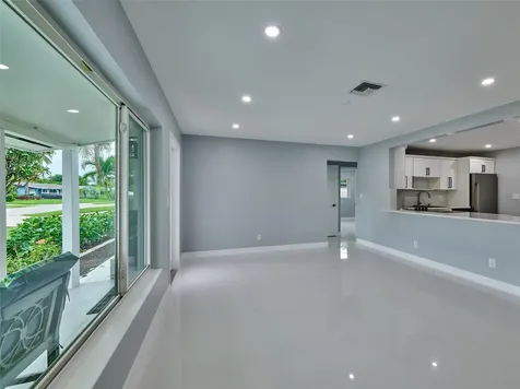 440 NW 37th Street Oakland Park FL 33309