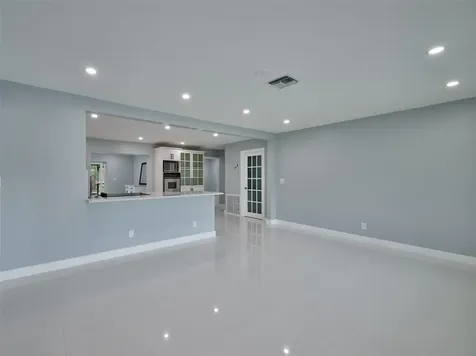 440 NW 37th Street Oakland Park FL 33309