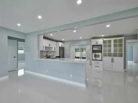 440 NW 37th Street Oakland Park FL 33309