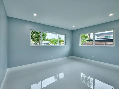 440 NW 37th Street Oakland Park FL 33309