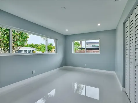 440 NW 37th Street Oakland Park FL 33309