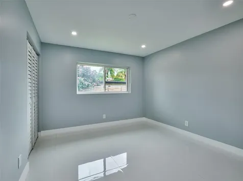 440 NW 37th Street Oakland Park FL 33309