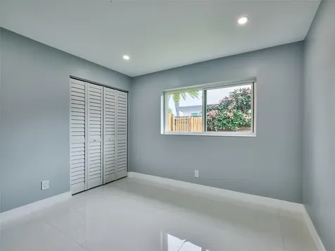 440 NW 37th Street Oakland Park FL 33309