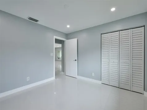 440 NW 37th Street Oakland Park FL 33309