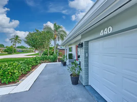 440 NW 37th Street Oakland Park FL 33309