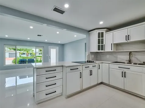440 NW 37th Street Oakland Park FL 33309