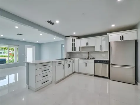 440 NW 37th Street Oakland Park FL 33309