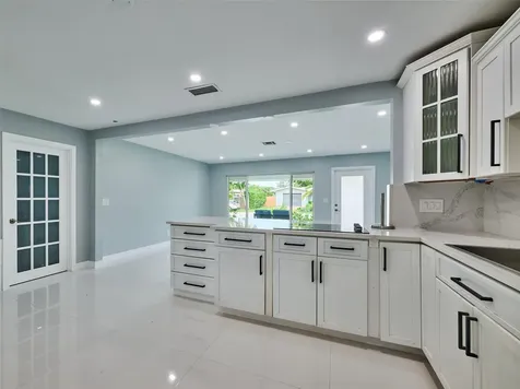 440 NW 37th Street Oakland Park FL 33309
