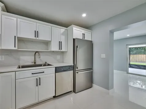 440 NW 37th Street Oakland Park FL 33309