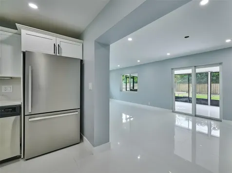 440 NW 37th Street Oakland Park FL 33309