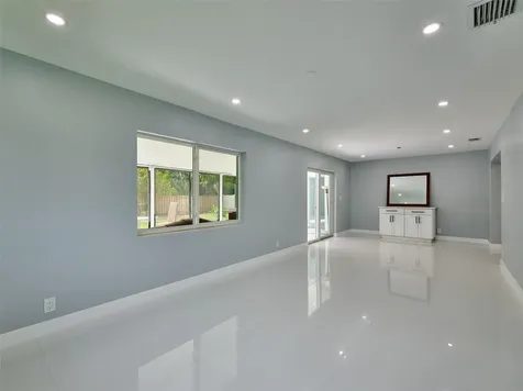 440 NW 37th Street Oakland Park FL 33309