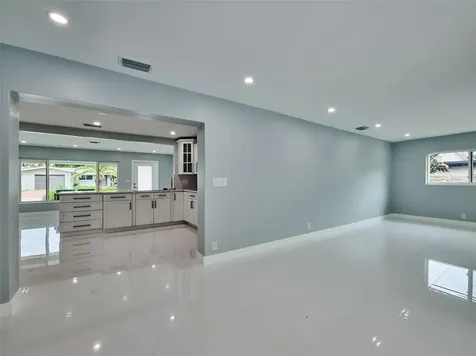440 NW 37th Street Oakland Park FL 33309