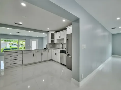 440 NW 37th Street Oakland Park FL 33309