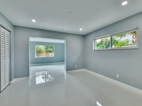 440 NW 37th Street Oakland Park FL 33309