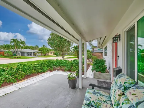 440 NW 37th Street Oakland Park FL 33309