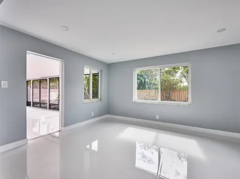 440 NW 37th Street Oakland Park FL 33309