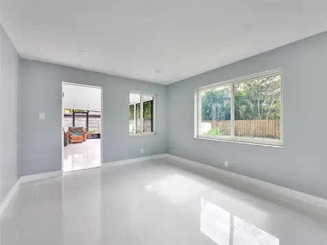 440 NW 37th Street Oakland Park FL 33309