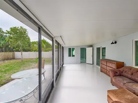 440 NW 37th Street Oakland Park FL 33309