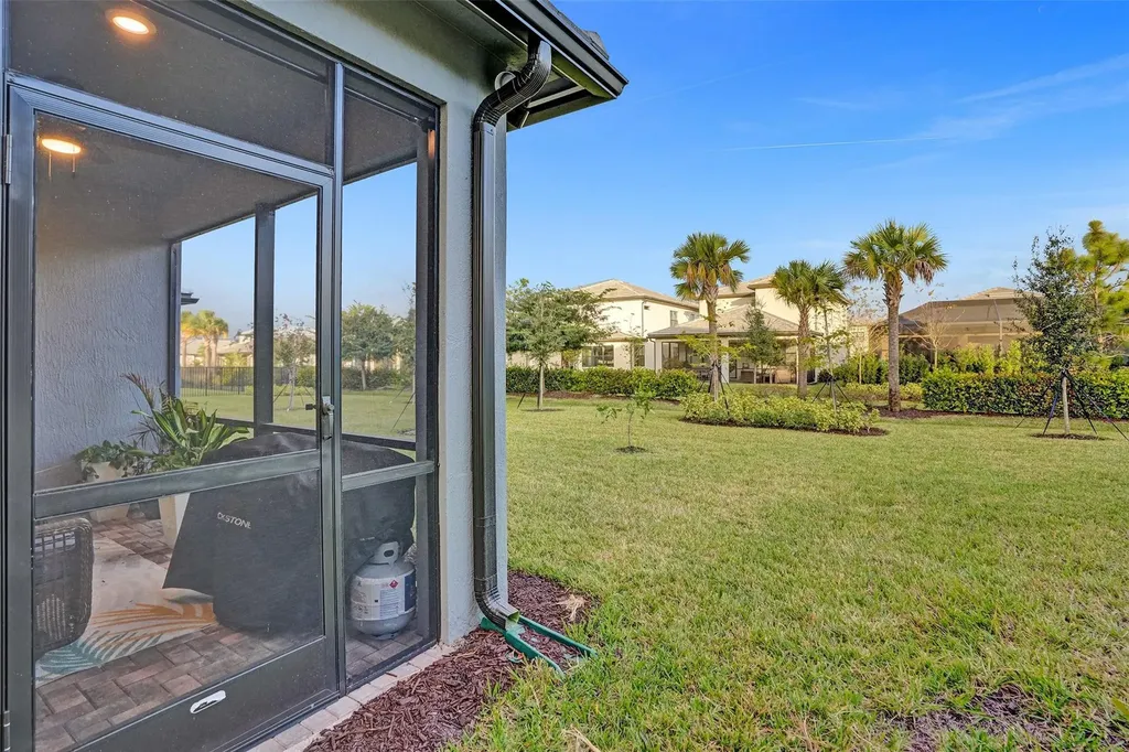4422 S Silverwood Lane Oakland Park FL 33309