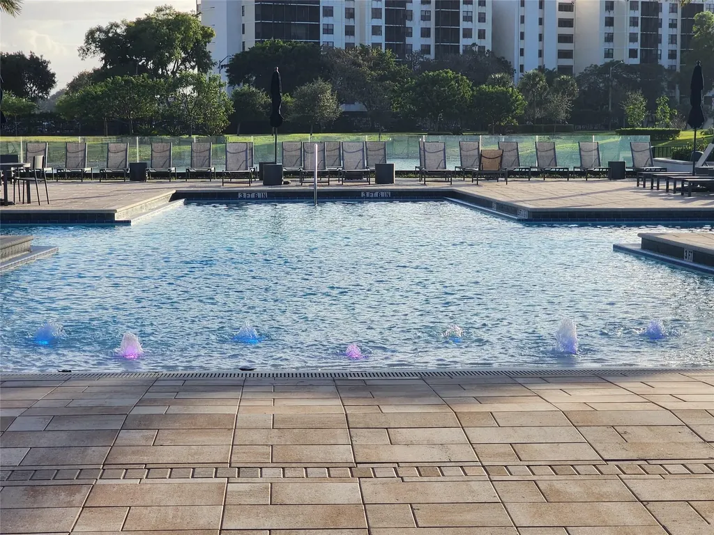 4422 S Silverwood Lane Fort Lauderdale FL 33309